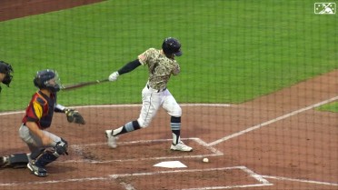 Clement's unusual groundout for Columbus
