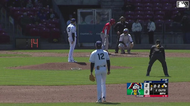 Won-Bin Cho singles on a ground ball to right fielder Caden Kendle. Tai Peete scores.