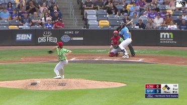 Ben Ross homers (11) on a fly ball to center field. Walker Jenkins scores.