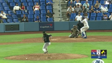 Joendry Vargas homers (1) on a fly ball to right field. Kellon Lindsey scores. Ching-Hsien Ko scores.