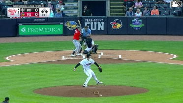 Tyler Callihan singles on a line drive to right fielder James Outman. Ronny Simon scores. Enmanuel Valdez to 2nd.