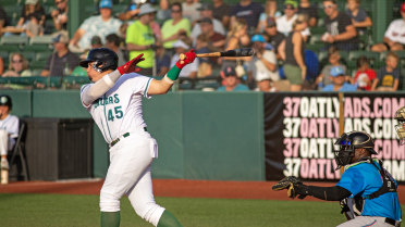 Pino's Late Blast Too Little, Too Late as Tortugas Drop Pitcher's Duel
