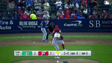 Conner Capel homers (8) on a fly ball to right center field. Braylen Wimmer scores.