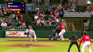 Sam Gardner In play, run(s) to Liover Peguero