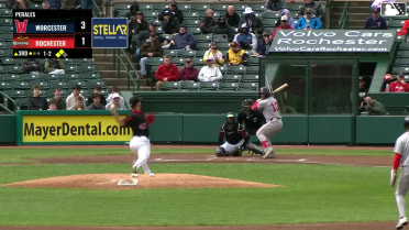 Luis Perales In play, run(s) to Vinny Capra