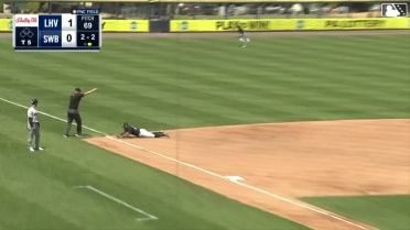 Jorbit Vivas' nice diving stop