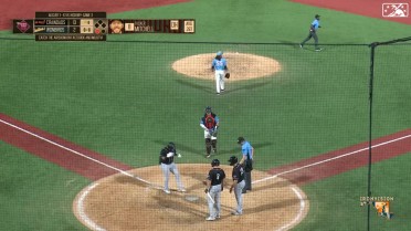 Abimelec Ortiz hits his 25th home run in the 8th