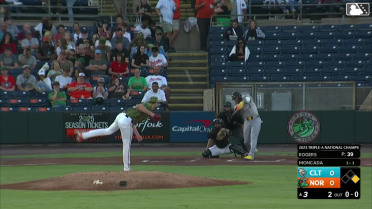 Yoán Moncada's RBI double 