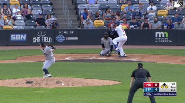 Aaron Sabato out on a sacrifice fly to right fielder Nick Yorke. Matt Wallner scores. Gabriel Gonzalez to 2nd.