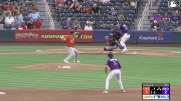 Chad Stevens walks. Edouard Julien scores. Sterlin Thompson to 3rd. Vimael Machín to 2nd.