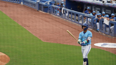 Beltre drives in six, Jays blow out Threshers