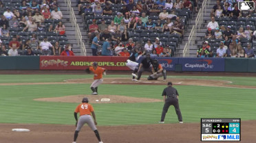 Cesar Perdomo In play, run(s) to Zac Veen