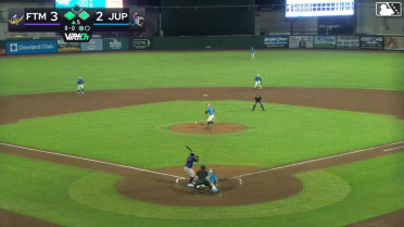 Jorel Ortega singles on a ground ball to center fielder Andres Valor. Dameury Pena scores. Irvin Nunez to 2nd.