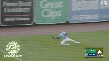 Tigers prospect Walker makes a lovely diving catch