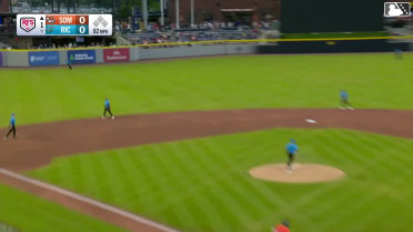 Jace Avina homers (3) on a line drive to left field.