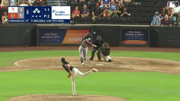 Yanquiel Fernández' solo home run