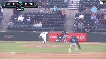 Modeifi Marte homers (1) on a line drive to left field. Alberto Barriga scores. Wallace Clark scores.