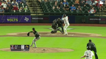 JP Sears In play, run(s) to Willie MacIver