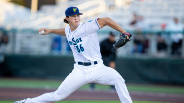 Mariners pitching prospect, Ryan Sloan shows off his custom Rawlings Sports glove