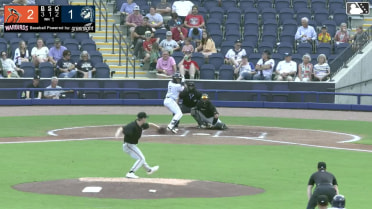 Luis Lameda singles on a line drive to center fielder Stiven Martinez. José Anderson scores.