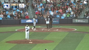 Adrian Placencia doubles (4) on a soft fly ball to left fielder José Mejía. Harold Coll scores.