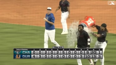 Oslevis Basabe plates two-runs with a walk-off single
