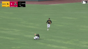 Scott Kingery's inning-ending diving catch