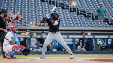 Payne, Peña Pick Up First Double-A RBIs, Shuckers Walked Off By Trash Pandas