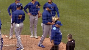 Carlos Estévez exits rehab start with apparent injury