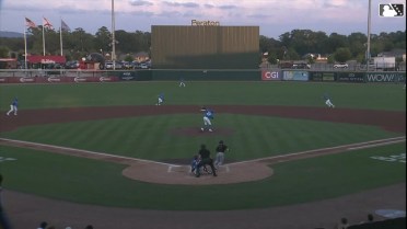 Walbert Urena makes a behind-the-back snag