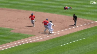 Tyler White makes sliding catch for Triple-A Syracuse