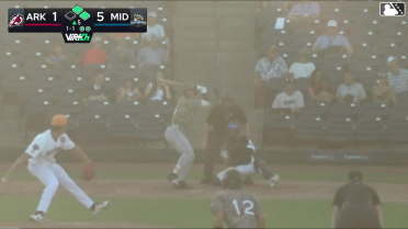 Charlie Pagliarini doubles (18) on a sharp line drive to left fielder Clark Elliott. Josh Hood scores. Jonny Farmelo scores.