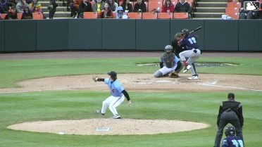 Ronny Cruz homers (3) on a fly ball to right center field. Caleb Farmer scores.