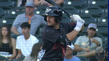 Brooks posts his second multihomer game of the season