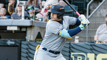 Luis Suisbel launches a homer