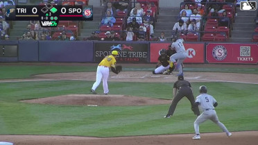 Juan Flores singles on a sharp ground ball to center fielder Caleb Hobson. Kevin Bruggeman scores. Juan Flores to 2nd.