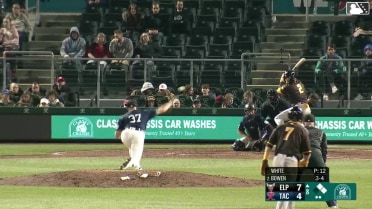 Jase Bowen triples (1) on a line drive to right fielder Brennen Davis. Mason McCoy scores. Samad Taylor scores.