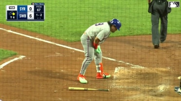 Francisco Alvarez exits the game