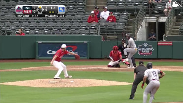 Alika Williams singles on a fly ball to right fielder Nelson Velázquez. Endy Rodríguez scores.