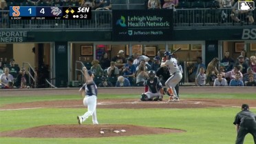 Zack Short doubles (8) on a sharp line drive to center fielder Steward Berroa. Shawn Ross scores. D'Andre Smith scores.