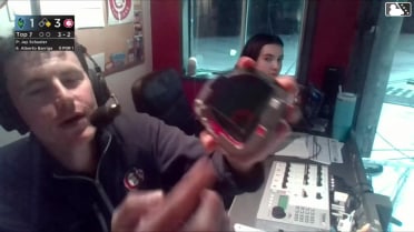 Alberto Barriga homers (2) on a fly ball to left field. Yerald Nin scores.