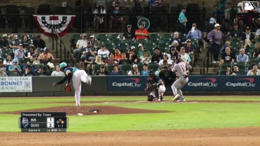 Alimber Santa Ball to Cameron Cauley