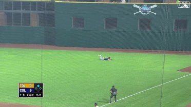 Nick Solak makes game-saving catch in right field 