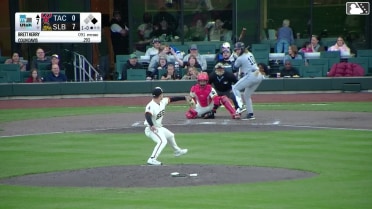 Colin Davis homers (3) on a line drive to right center field. Brennen Davis scores.