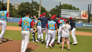 Shuckers Clinch South Division in Doubleheader Domination