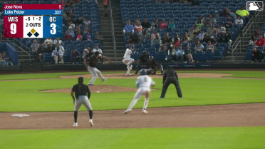 Luke Pelzer triples (6) on a line drive to left fielder Luis Castillo. Ramon Ramirez scores.