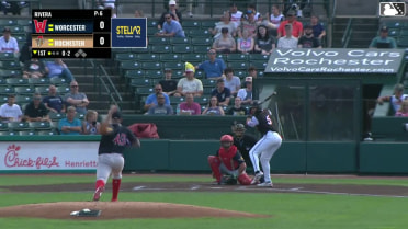 Seaver King homers (4) on a fly ball to left center field.