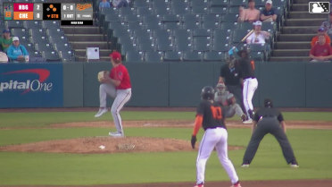 Anderson De Los Santos homers (9) on a fly ball to right center field. Aron Estrada scores. Ethan Anderson scores.