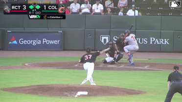 Juan Flores singles on a sharp line drive to center fielder Patrick Clohisy. Jake Munroe scores. David Calabrese to 2nd.