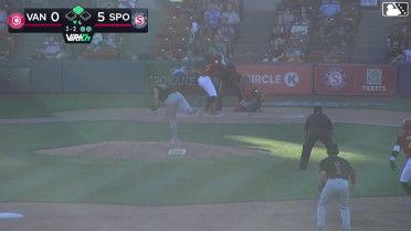Roynier Hernandez homers (5) on a fly ball to right center field. Max Belyeu scores.